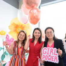 Load image into Gallery viewer, Your happiness journey - Dreamy Bridal 4-Persons Experience 2hours