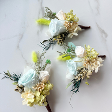 Load image into Gallery viewer, Preserved Flower Event Corsage 10 units
