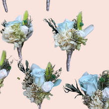 Load image into Gallery viewer, Preserved Flower Event Corsage 10 units
