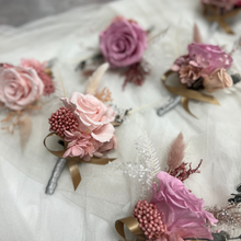 Load image into Gallery viewer, Preserved Flower Event Corsage 10 units
