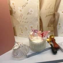 Load image into Gallery viewer, Guest gift Floral Candle 10 units up