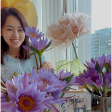 將圖片載入圖庫檢視器 April & May Only Water Lilies Fresh Flower Bouquet - New Beginning 1 week Order