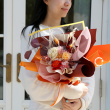 Load image into Gallery viewer, one flower preserved flower bouquet vintage