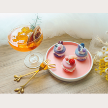 Load image into Gallery viewer, One Flower sparling mocktail and macron candle workshop