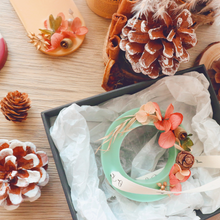 Load image into Gallery viewer, Floral Candle Holder + Natural Soy Wax Perfumer Workshop 2 hours