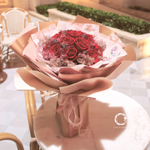 Load image into Gallery viewer, Preserved Flower Deluxe Fairy Dream Proposal Bouquet Classic Red