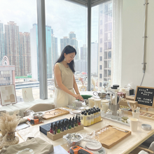 Load image into Gallery viewer, Floral Candle Holder + Natural Soy Wax Perfumer Workshop 2 hours