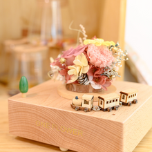 將圖片載入圖庫檢視器 Joyful Train Preserved Flower Music Box Pink Yellow
