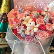 將圖片載入圖庫檢視器 My Dreamy Romance Fresh Flower Bouquet
