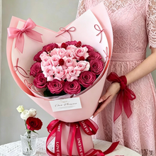 Load image into Gallery viewer, Miss Lovely Chloe Fresh Flower Bouquet
