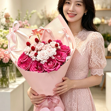 將圖片載入圖庫檢視器 Miss Princess Chloe Fresh Flower Bouquet
