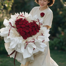 將圖片載入圖庫檢視器 Deep Love 39 roses heart-shaped fresh flower bouquet XL 深愛着
