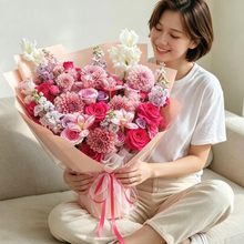 Load image into Gallery viewer, Flowers in full Bloom Fresh Flower Bouquet L 繁花盛開
