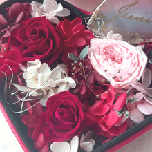 將圖片載入圖庫檢視器 One Flower Love is in the air Preserved Flower Box 永生花盒
