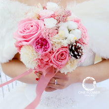 Load image into Gallery viewer, Preserved Flower Bridal Bouquet Winter Pink
